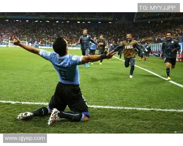 足球明星九宫格揭秘他们的职业生涯与场上精彩瞬间的完美结合