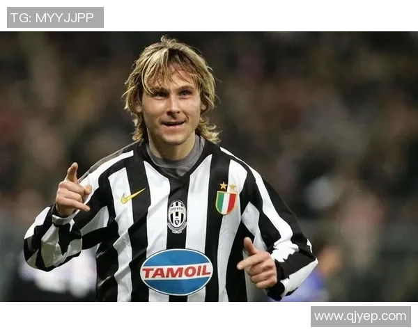 足球明星卡恩的球衣号码揭秘与职业生涯回顾