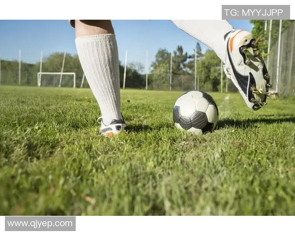 足球明星在场外的影响力与商业价值远超其踢球技能的深度探讨